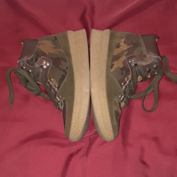 EUC Shellys London green camo sneakers sz 9 midtop - Picture 5 of 8